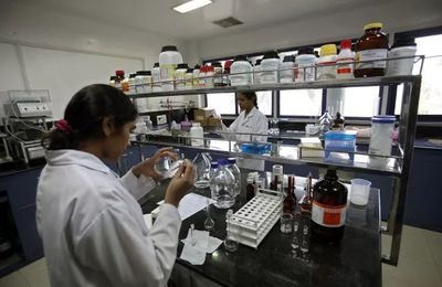 中国与“世界药房”印度的互利共生 A Symbiotic Pharmaceutical Relationship